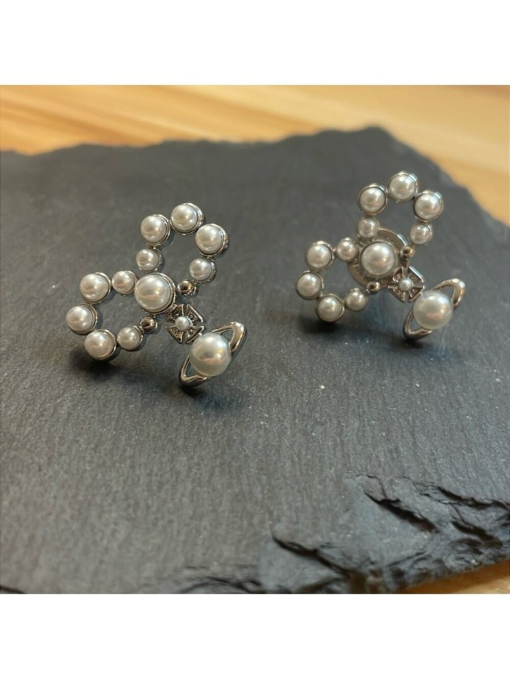 VIVIENNE westwood stud bow earrings